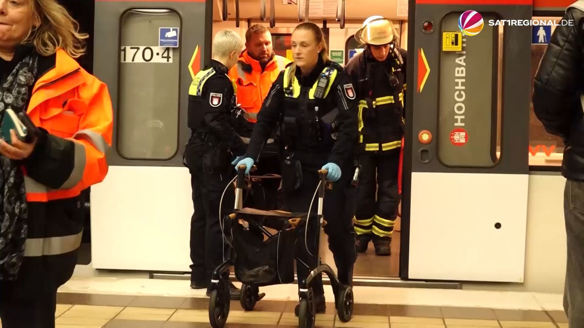Video: Seniorin an Hamburger U-Bahnhof tödlich verunglückt