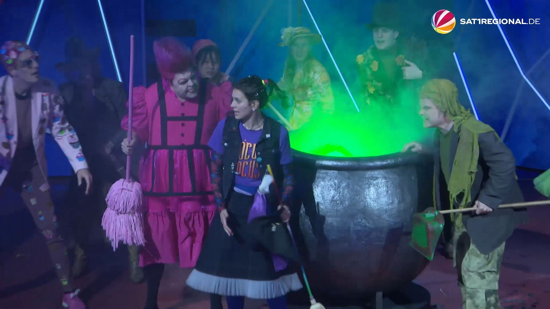 Video: „Die kleine Hexe“: Weihnachtsmärchen im Kieler Opernhaus