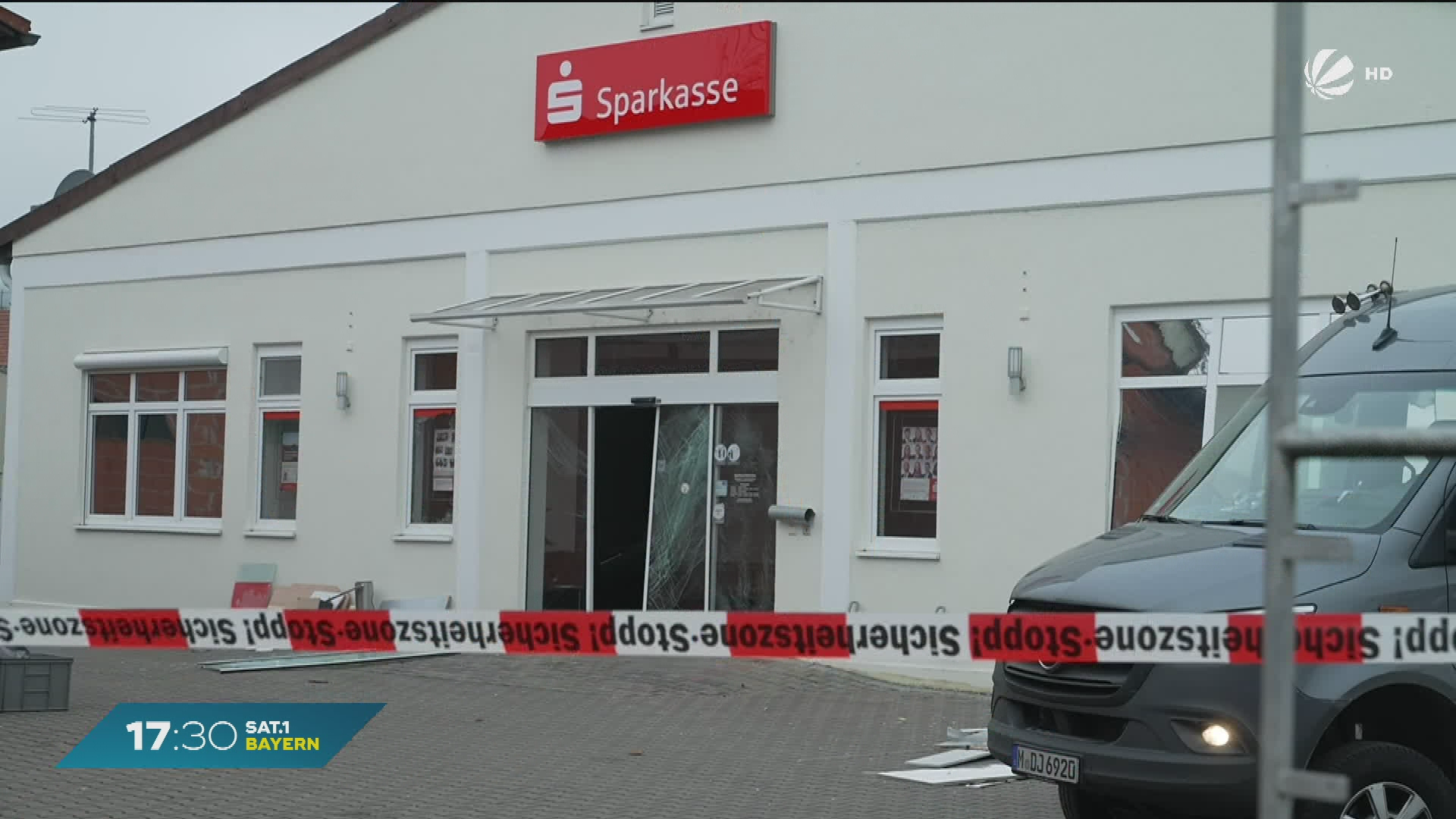 Video: Geldautomat gesprengt: Polizei stoppt vier Täter nach Verfolgungsjagd