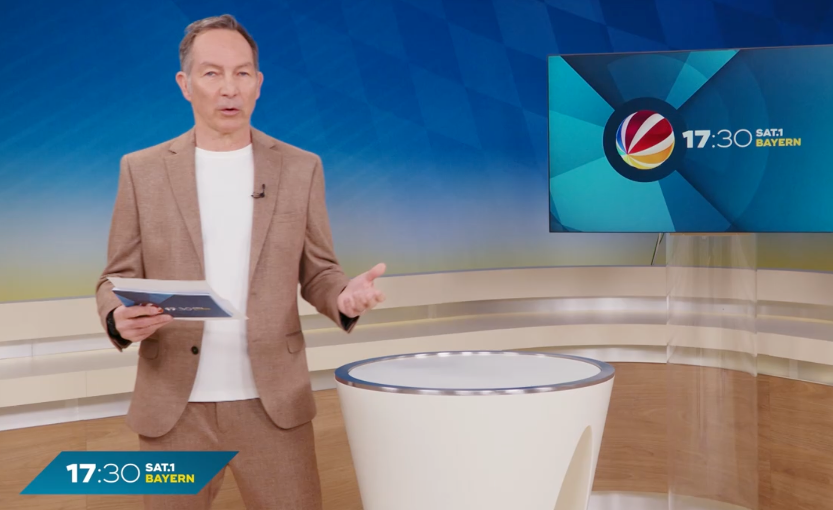 Video: Geldregen auf B10 bei Neu-Ulm: Motorradfahrer verliert rund 10.000 Euro