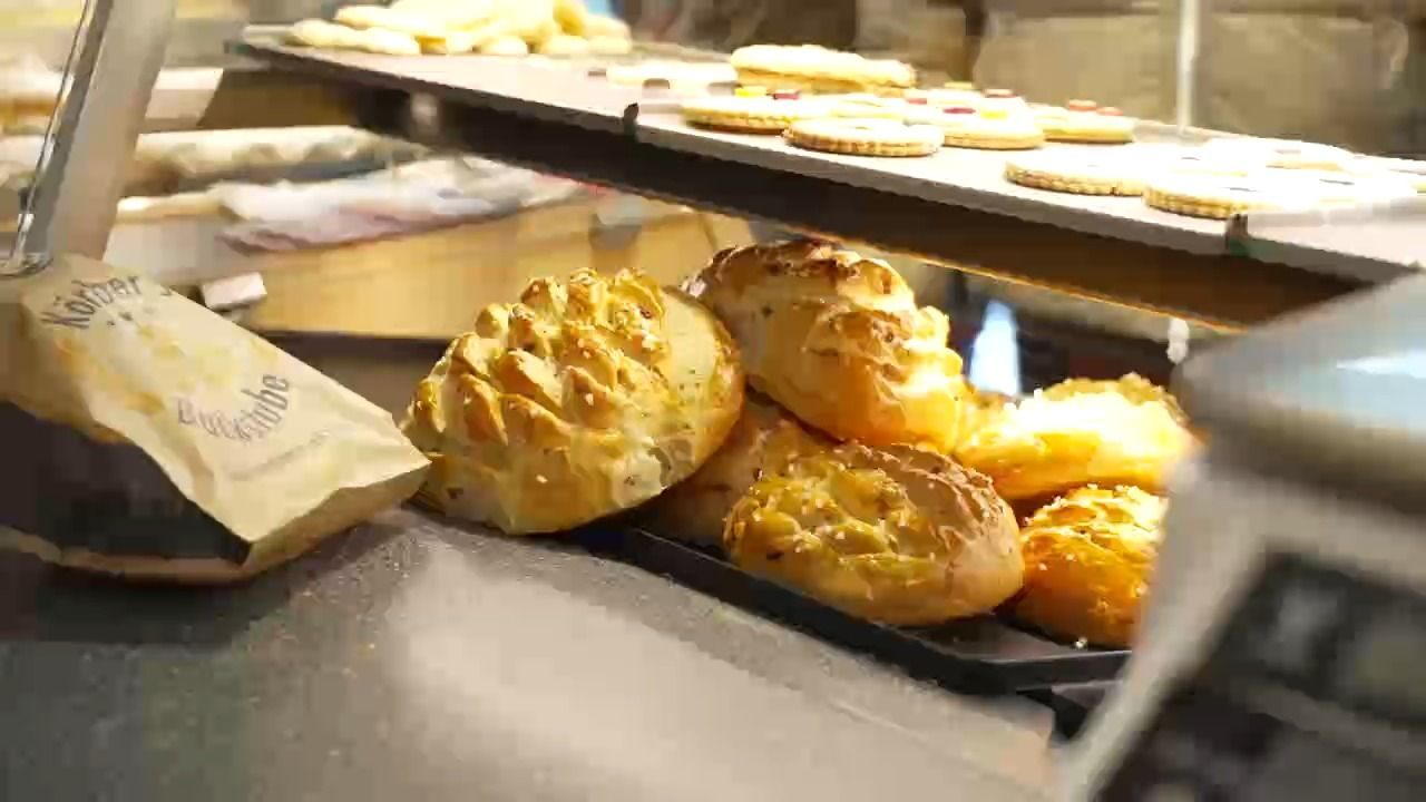 Video: Osterbrot, Osterlamm und Fastenbrezen: Traditionelles Gebäck im Allgäu