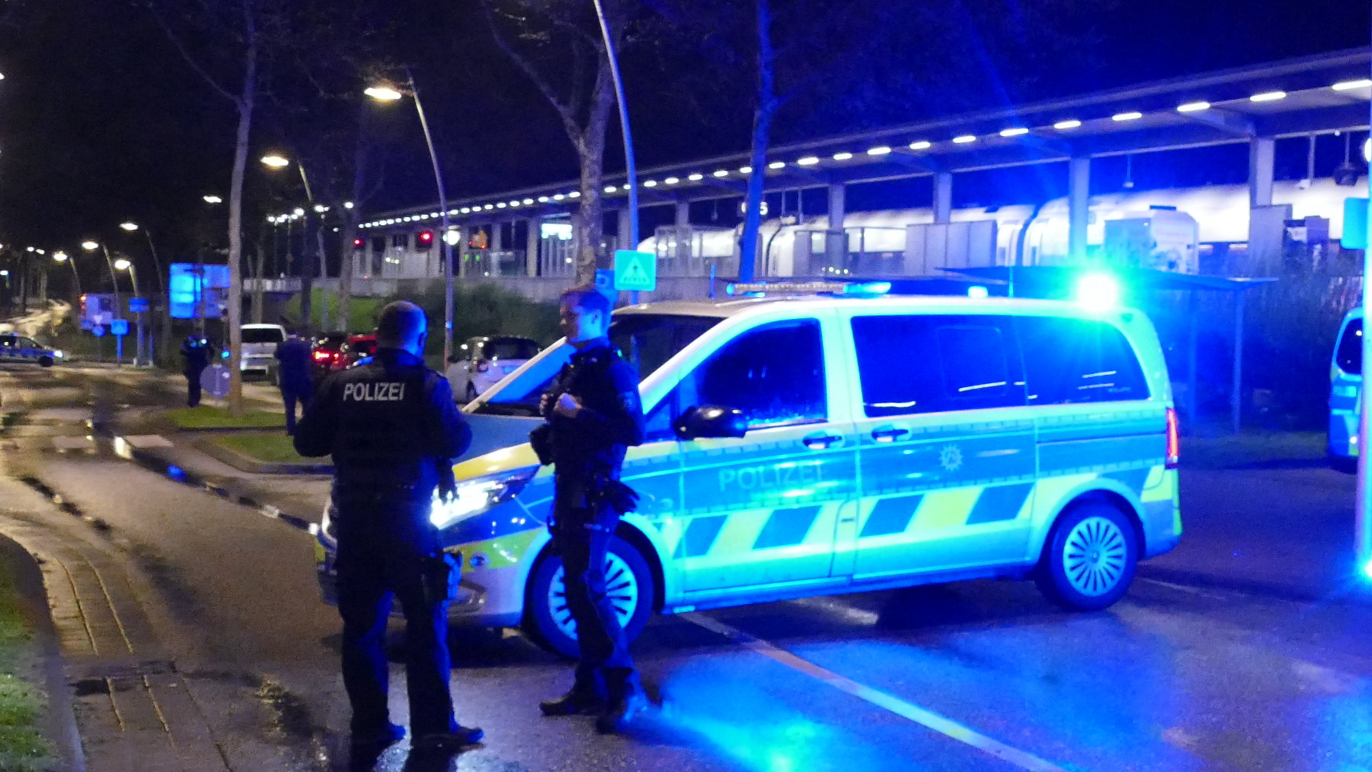 Video: Terror-Alarm im ICE: Mann zündet Pyro