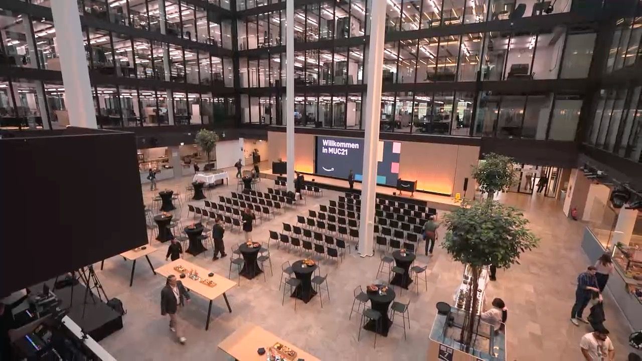 Video: Tech-Riese baut aus: Amazon eröffnet Deutschland-Zentrale in München