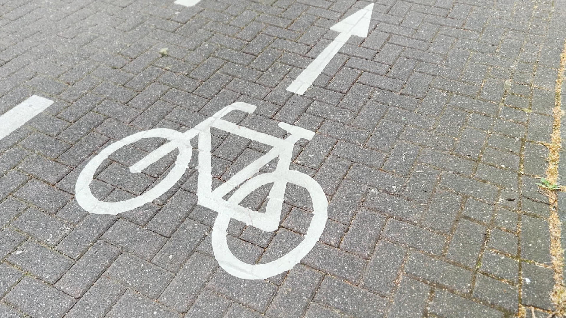 Video: NRW baut Radwege weiter aus