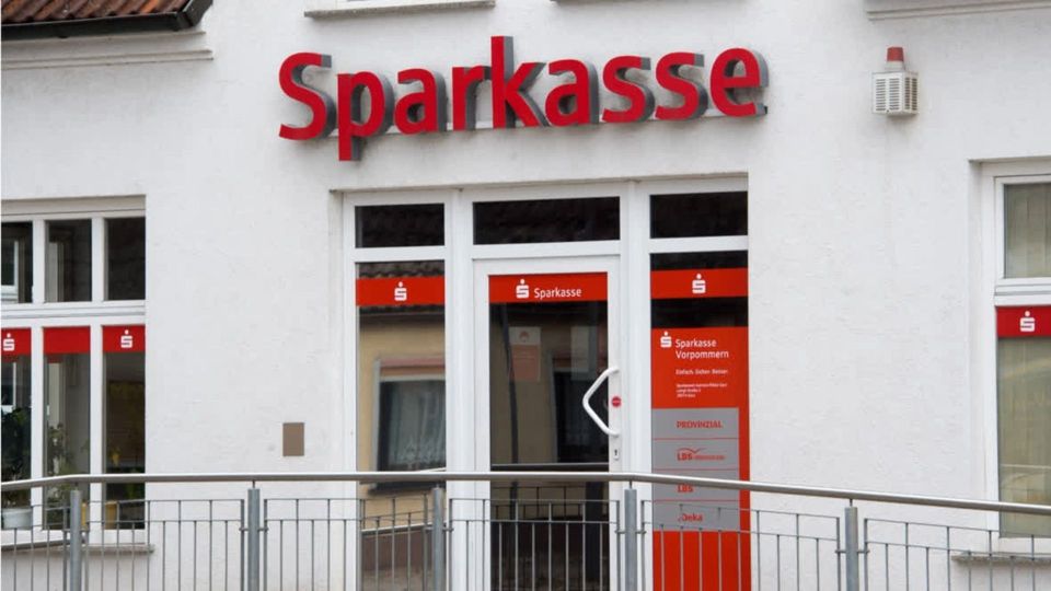 Studie: Sparkassen vor massivem Kundenschwund