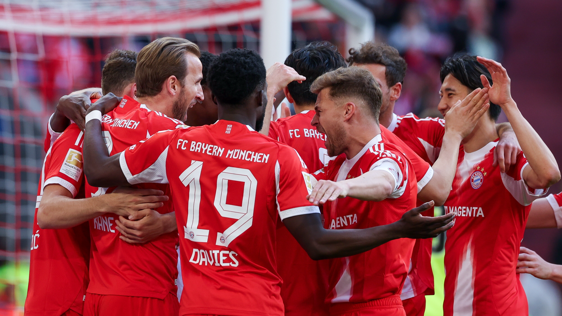 Video: Rekord-Bayern feiern nur kurz