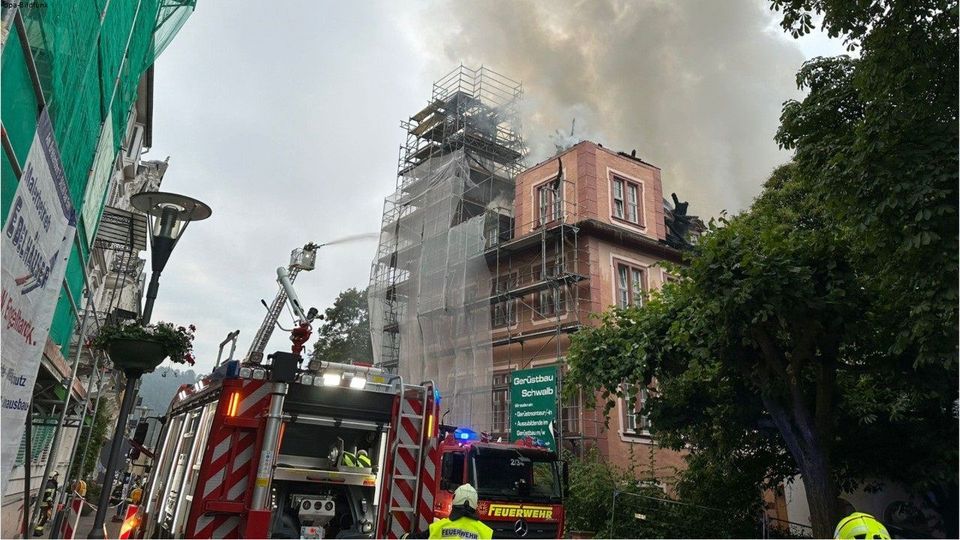 Bad Ems: Historisches Gebäude brennt