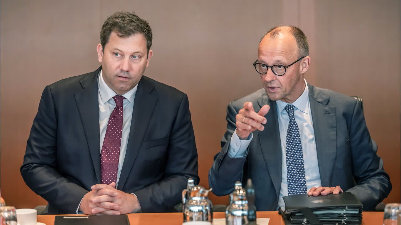 Video: Fast jeder Zweite hofft auf Koalitions-Ende