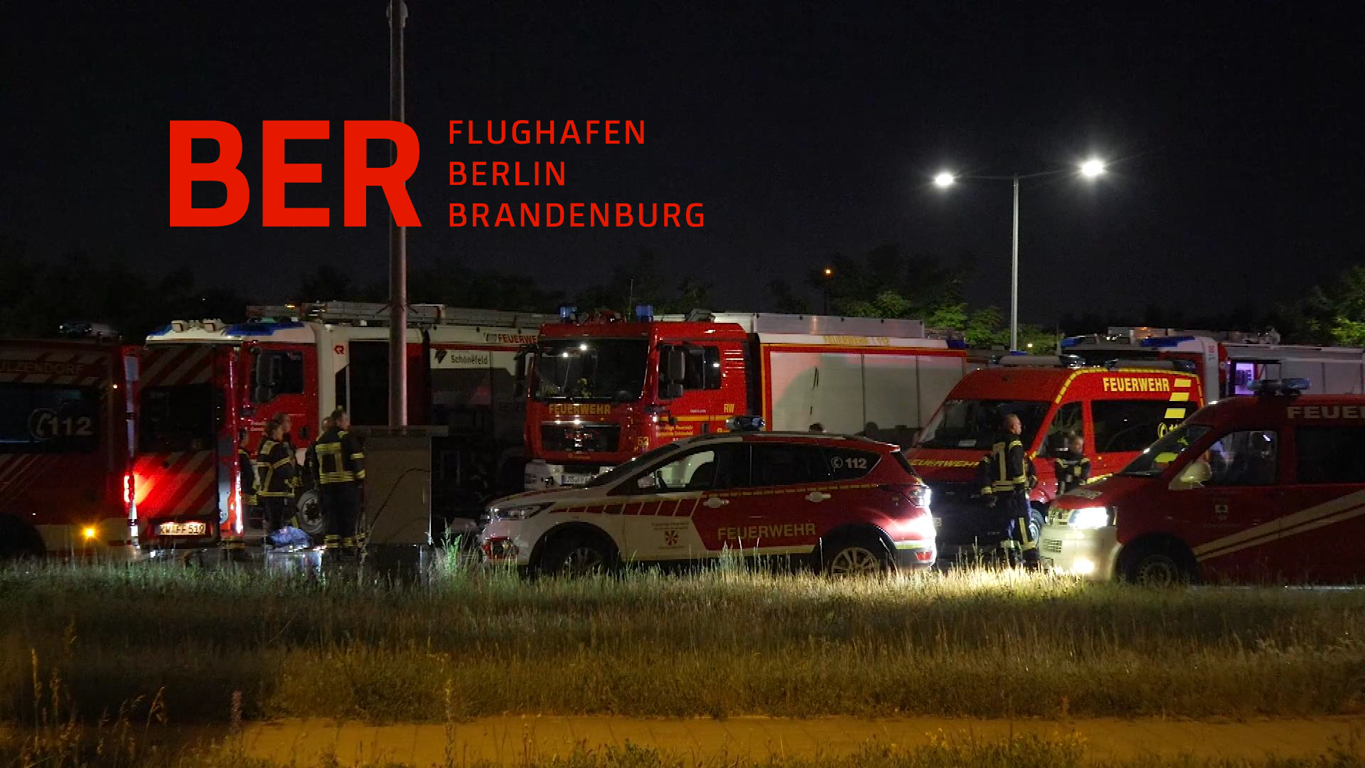 Video: Bombendrohung am BER legt Terminal lahm