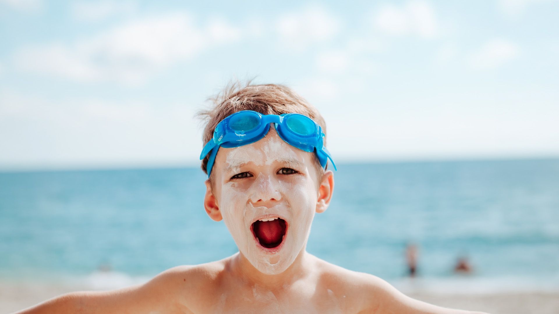 Video: Warentest beanstandet Kinder-Sonnencreme