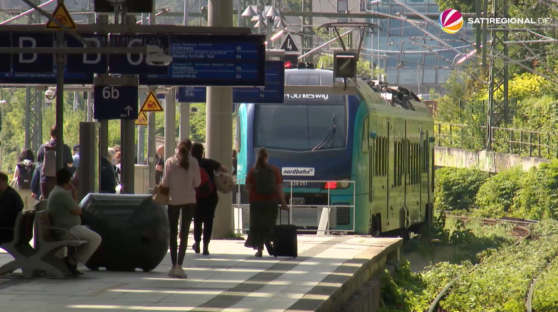 Video: Bahnchaos in Schleswig-Holstein durch defekte Klappbrücke und Bauarbeiten