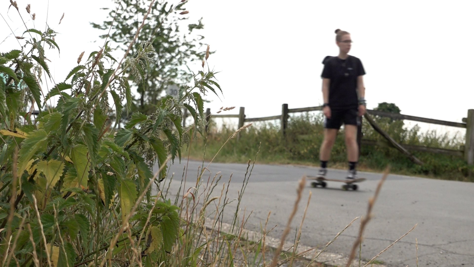 Video: Mia reist 1100 Kilometer per Skateboard