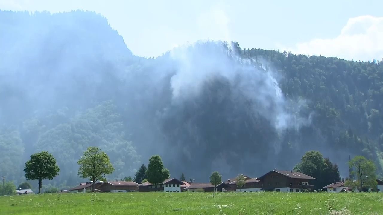 Video: Brand in Chiemgauer Alpen: Feuerwehr macht Fortschritte