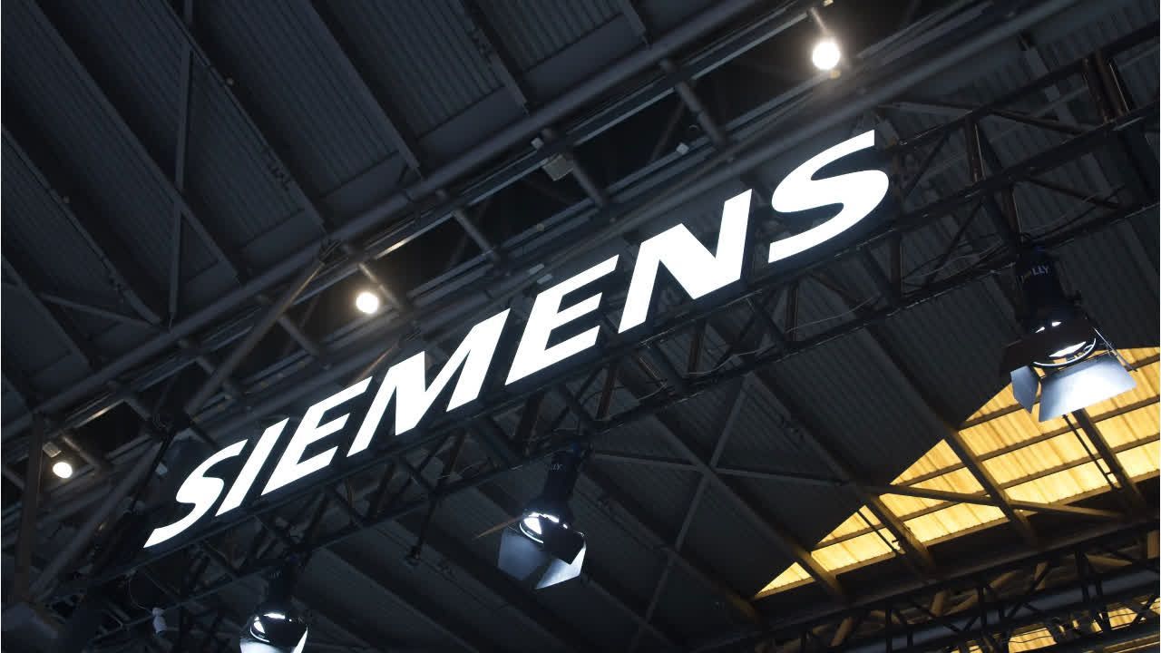 Video: Siemens hebt Prognose an: Rekordaufträge dank KI-Boom