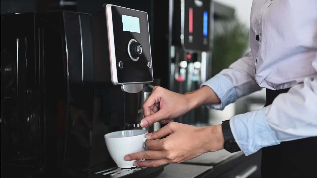 Video: Wie schädlich ist der Kaffee aus der Maschine wirklich?