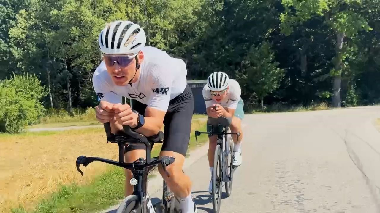 Video: Von München bis zum Gardasee in 10 Stunden? Triathleten jagen Rad-Rekord