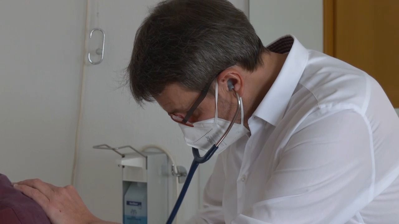 Video: Mehr Studienplätze für Landärzte: Rekord bei Landarztquote