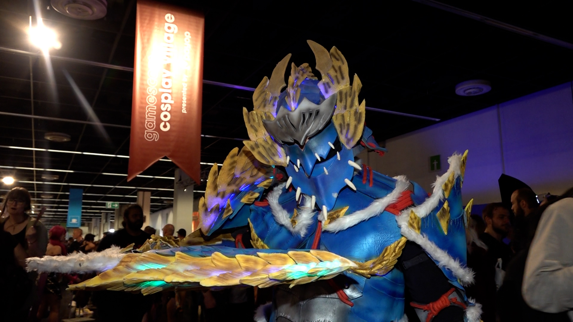 Video: Aufwändige Eigenbau-Kostüme glänzen auf der Gamescom