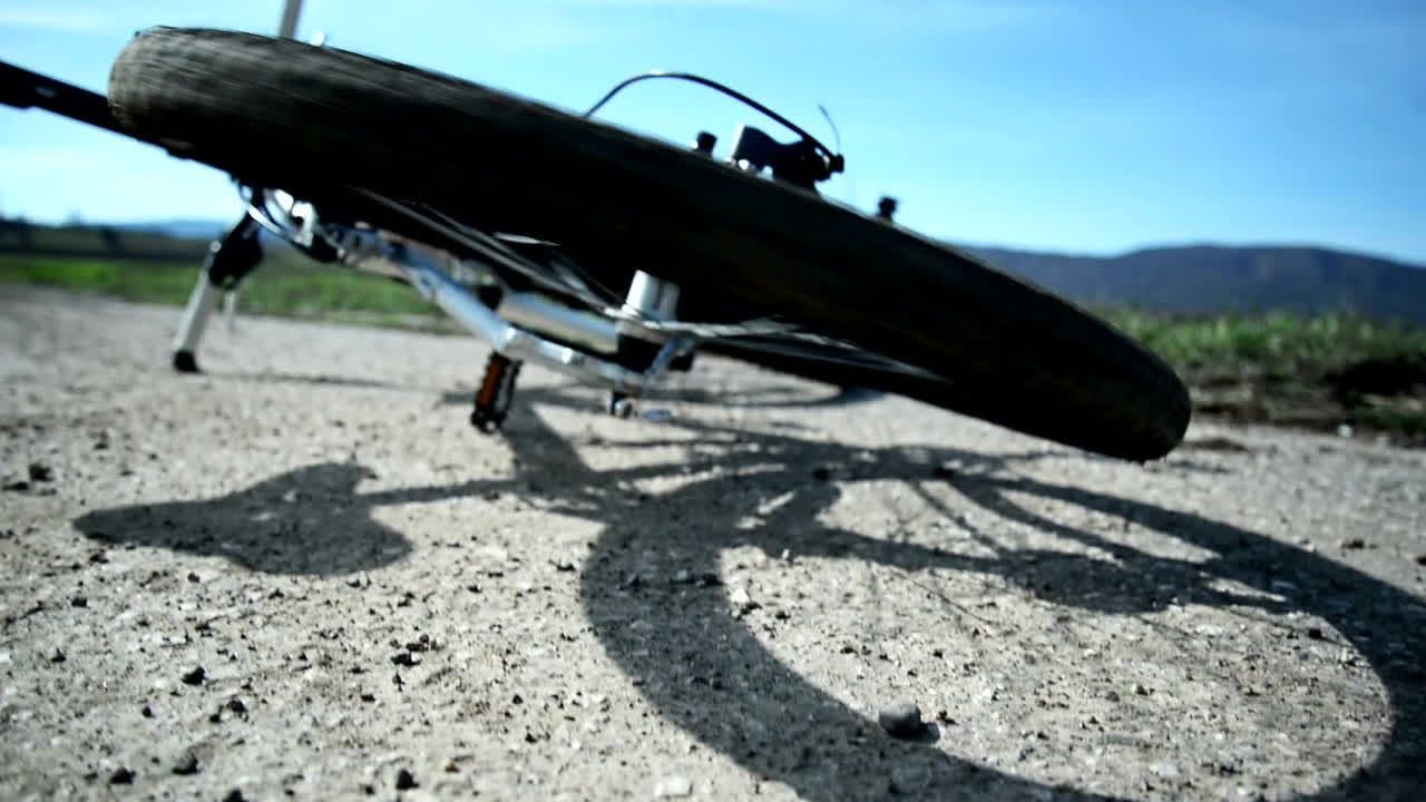 Video: "Bestien": Stadt in Italien verbannt E-Bikes