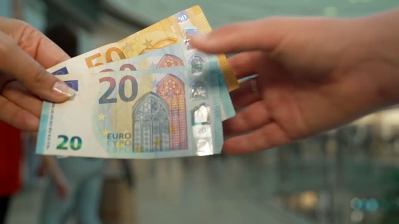 Video: Raus aus dem Dispo: Tipps gegen das Minus auf dem Konto
