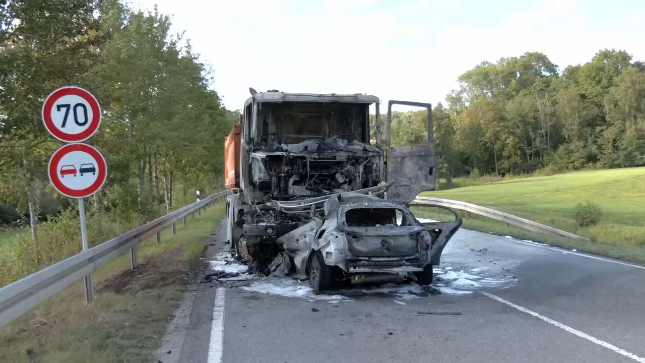 Video: Tödlicher Unfall bei Heroldsberg: Autofahrer bei Frontalcrash gestorben