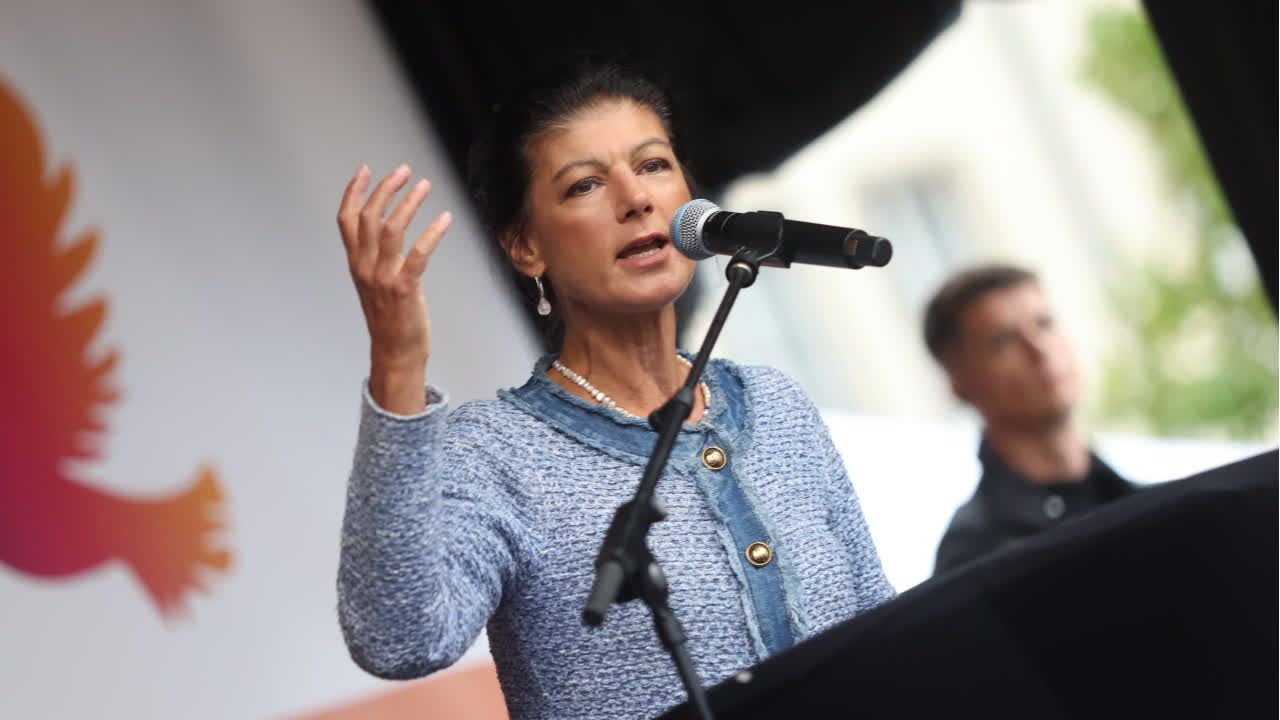 Video: Wagenknecht fordert Benzinpreisdeckel