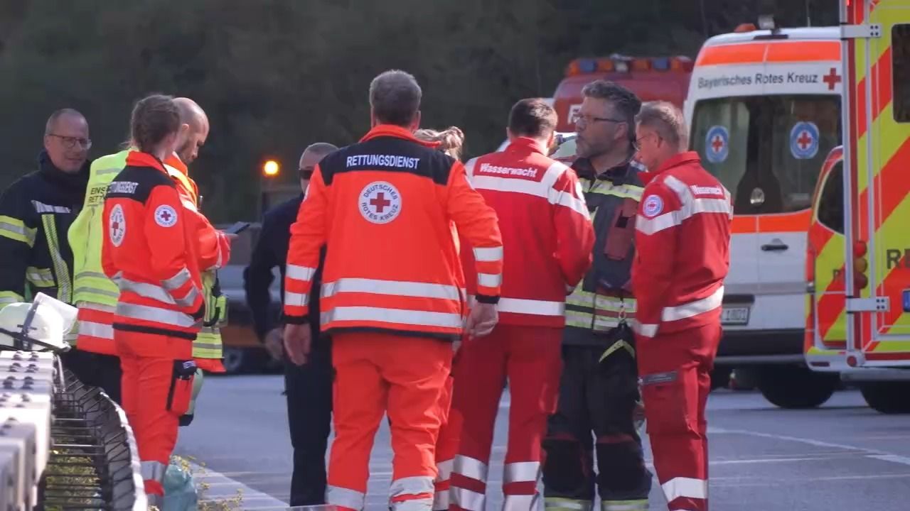 Video: Busunglück auf Weg zum Oktoberfest: Zwei Tote und 30 Verletzte