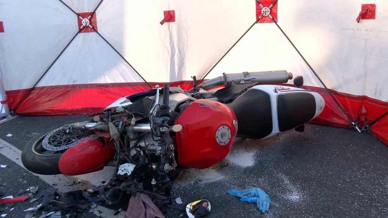 Video: Tödlicher Unfall in Nürnberg: Motorradfahrer stirbt nach Kollision mit Taxi