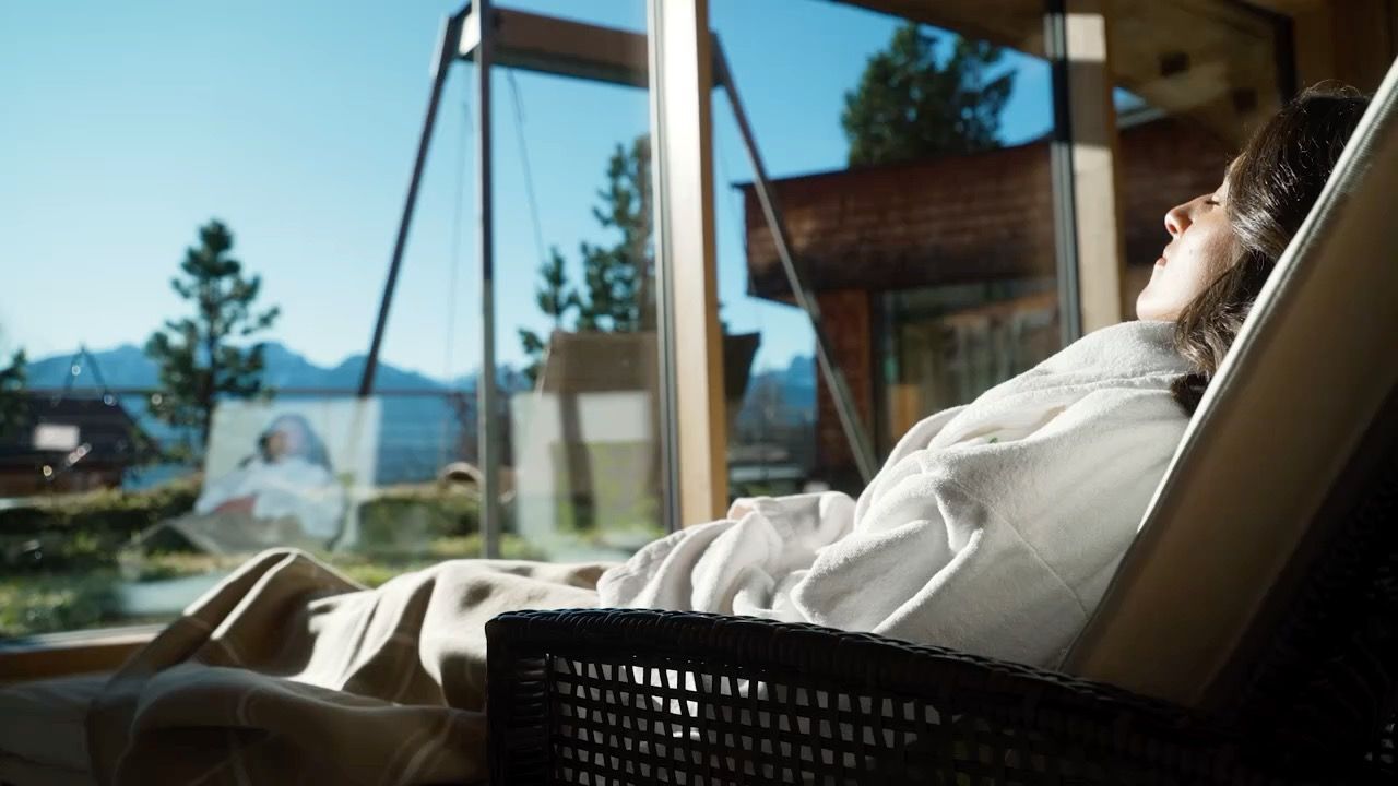 Video: Tipps für erholsamen Schlaf: Schlaf-Lotsin aus Füssen klärt auf