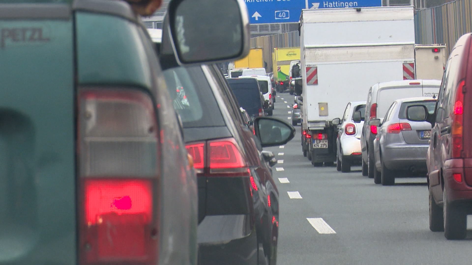 Video: Stau-Chaos in NRW: Tägliche Geduld nötig