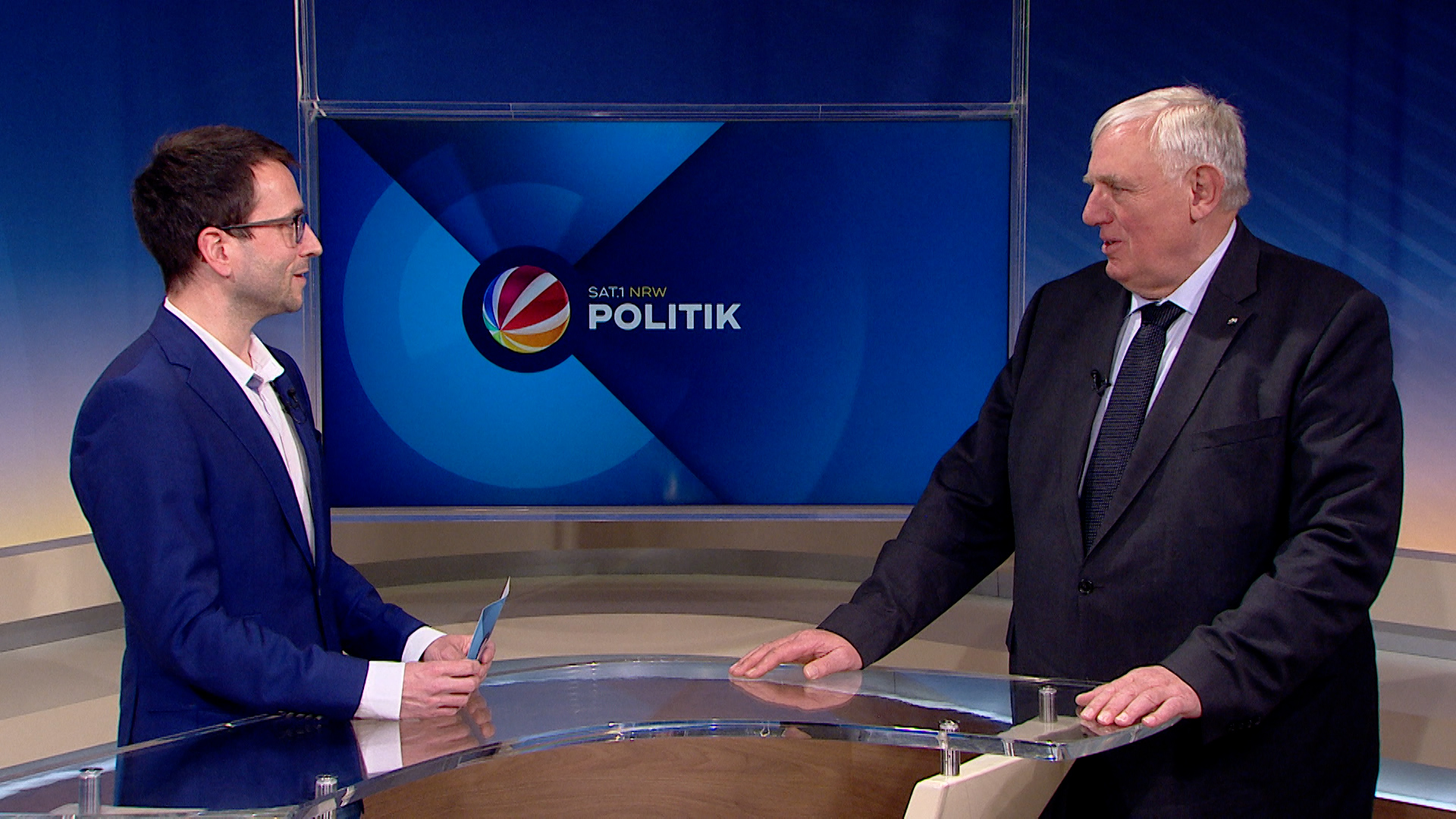 Video: Laumann beantwortet 7 flotte Fragen