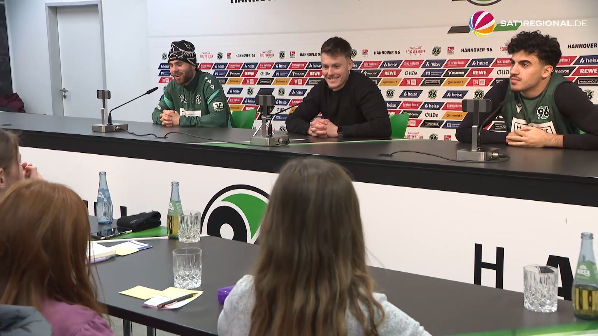 Video: Schüler trainieren Medienkompetenz bei Hannover 96