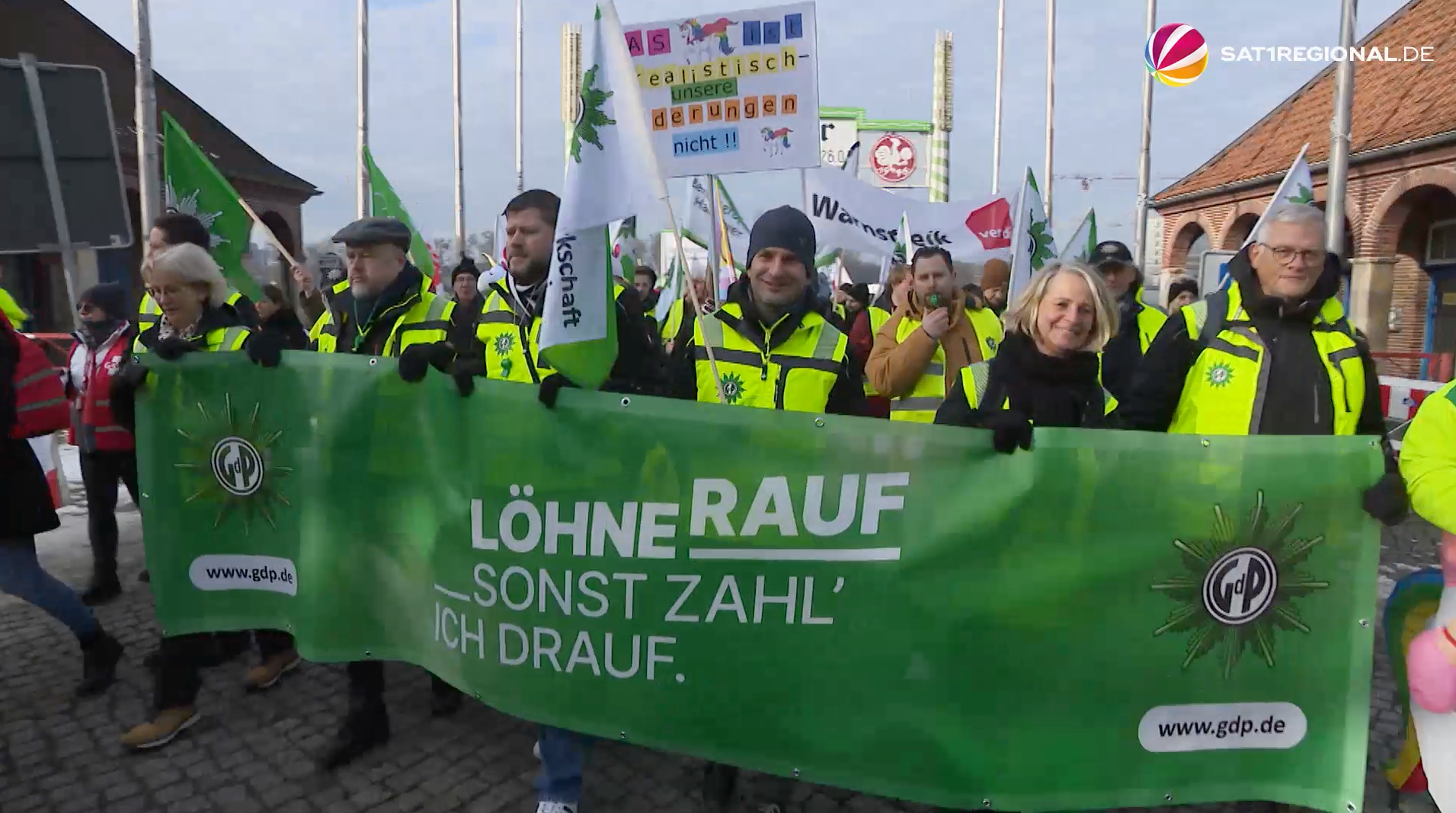 Video: Warnstreik: Tausende Beschäftigte legen Arbeit in Niedersachsen & Bremen nieder