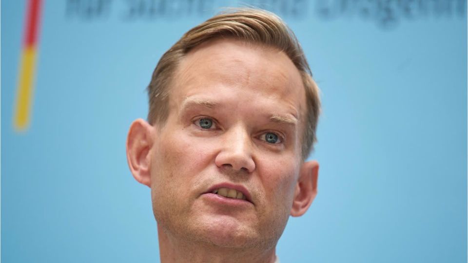 Streeck fordert Aus für süße E-Zigaretten