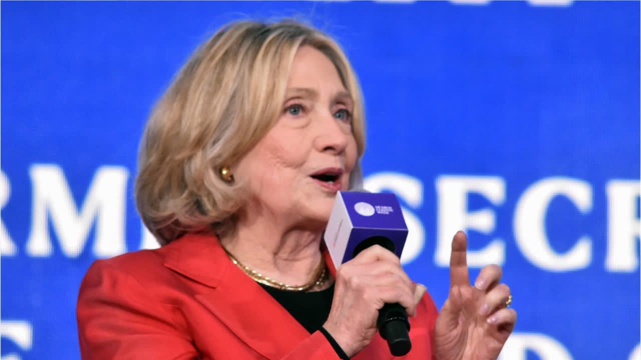 Video: Hillary Clinton sagt zu Epstein-Affäre aus