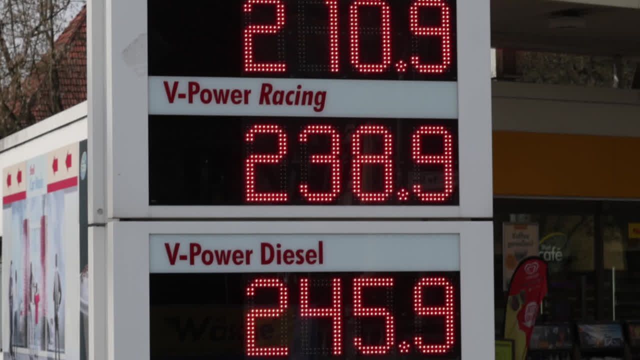 Video: Knallhart-Strafe gegen Tank-Abzocke