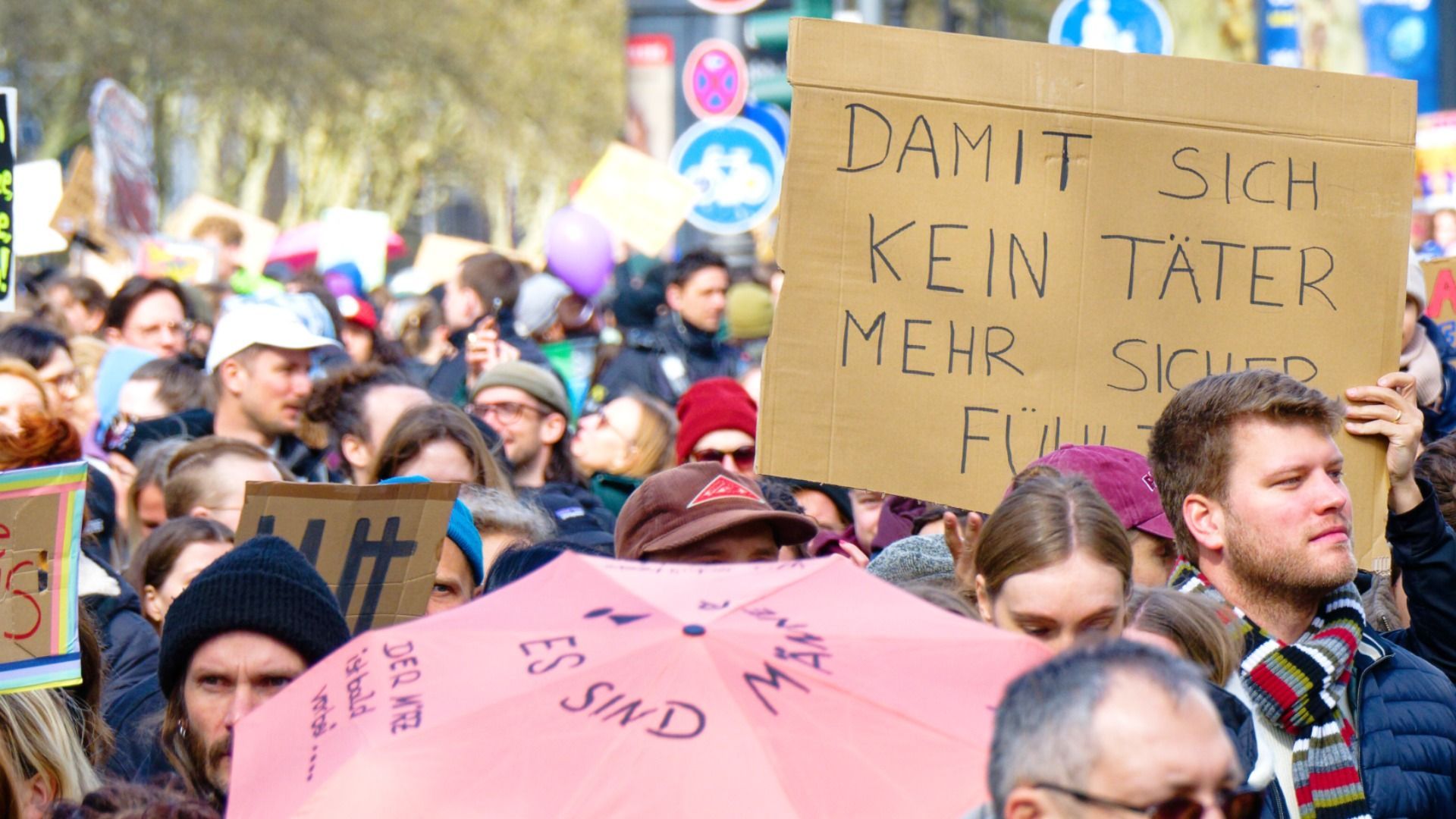 Video: Schutz vor digitaler Gewalt gefordert