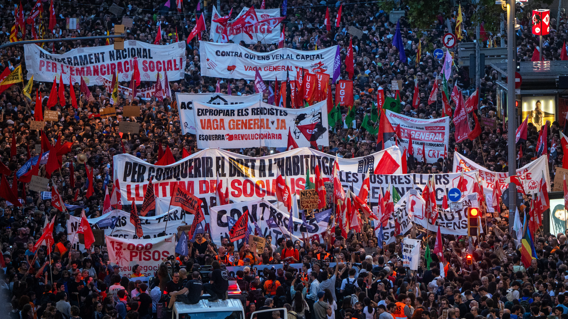 Video: Heftige Proteste gegen Wohnungsnot in Spanien