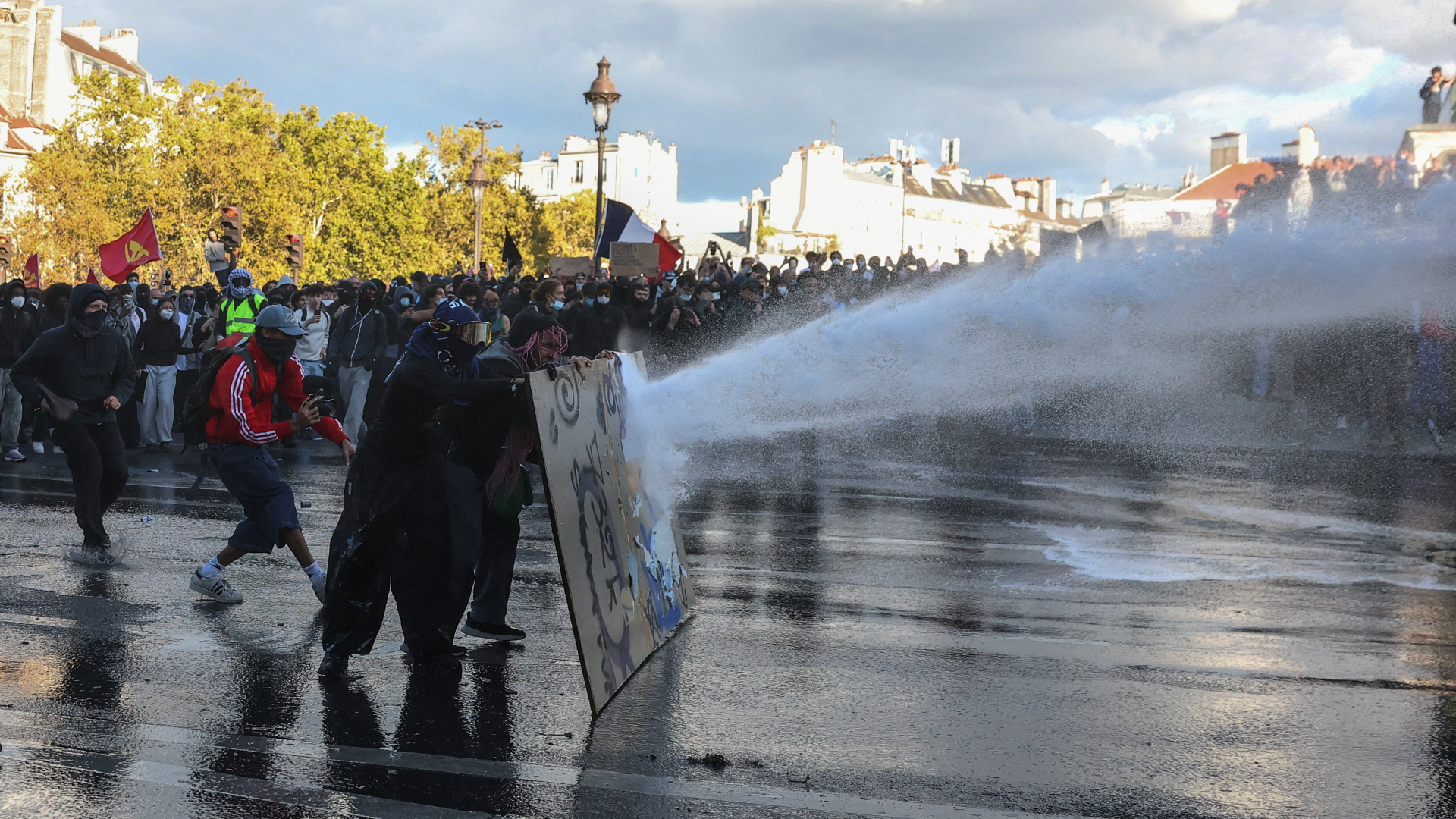 Video: Nach Protesten: Neue Lehrer in Frankreich