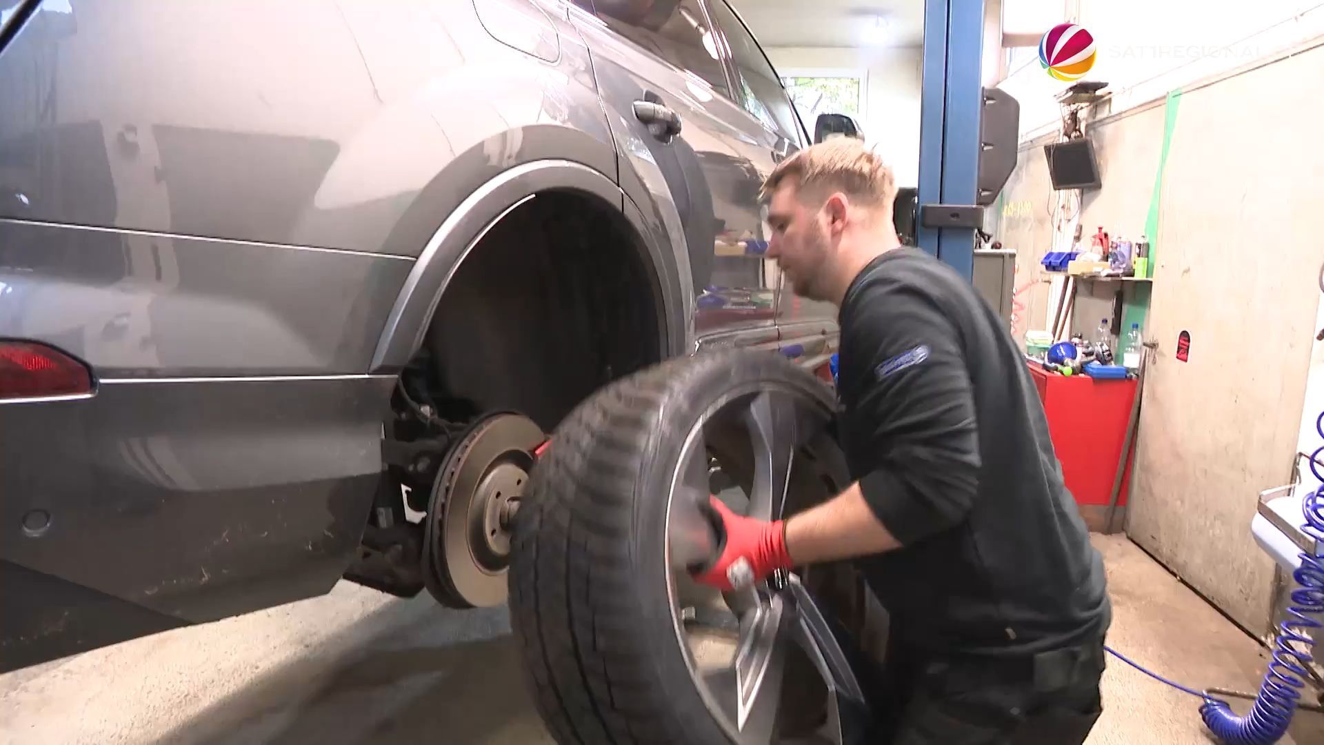 Video: Winterreifen-Saison: Werkstätten in Hannover haben viel zu tun