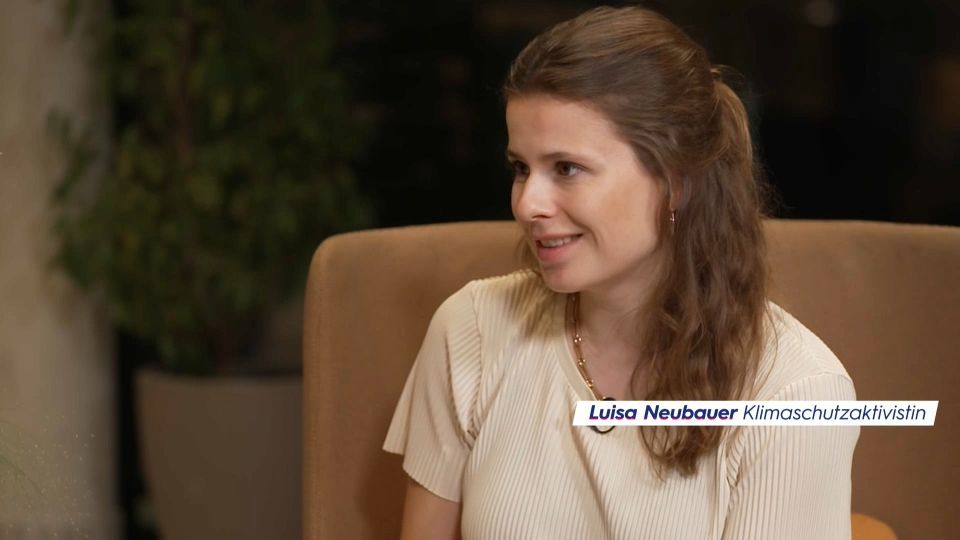 Klimaaktivistin Luisa Neubauer: "Meine Großmutter würde zu denen 'Deppen' sagen" - Video