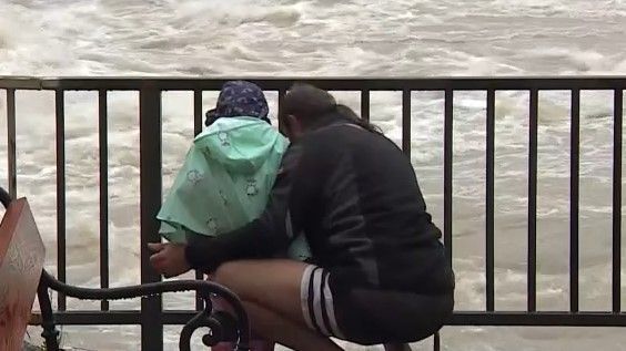 Tausende helfen: Große Solidarität bei Hochwasser in Österreich - Video