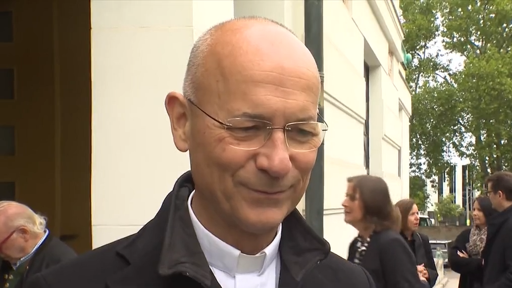 Video: Wegbegleiter erinnern sich an Peter Rapp: "Ein großes Lachen bis zum Schluss“