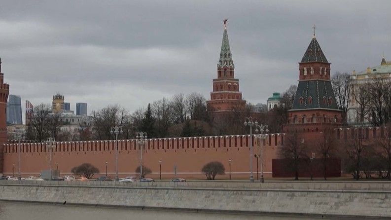Video: Putin-Propaganda: Russische Spionage aufgedeckt