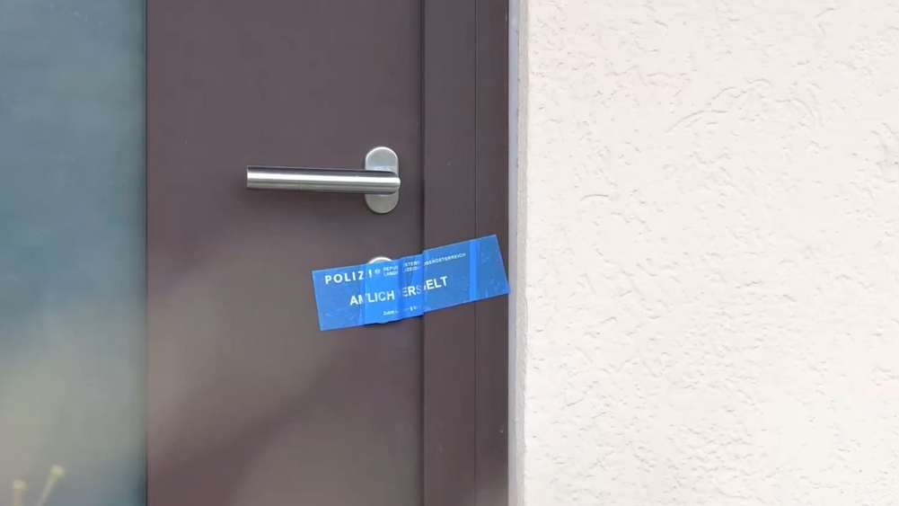 Video: Mord-Alarm in Enns: Bluttat in Einfamilienhaus