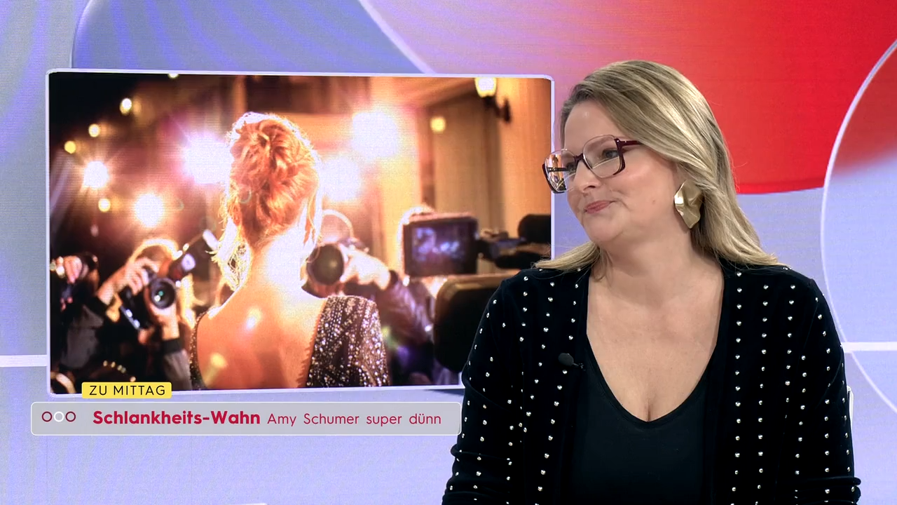 Society: Miley Cyrus is engaged, 380,000 Euro ring