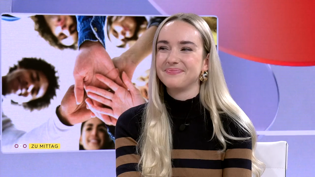 Video: Good News: Hackerin legt rechte Dating-Seiten lahm