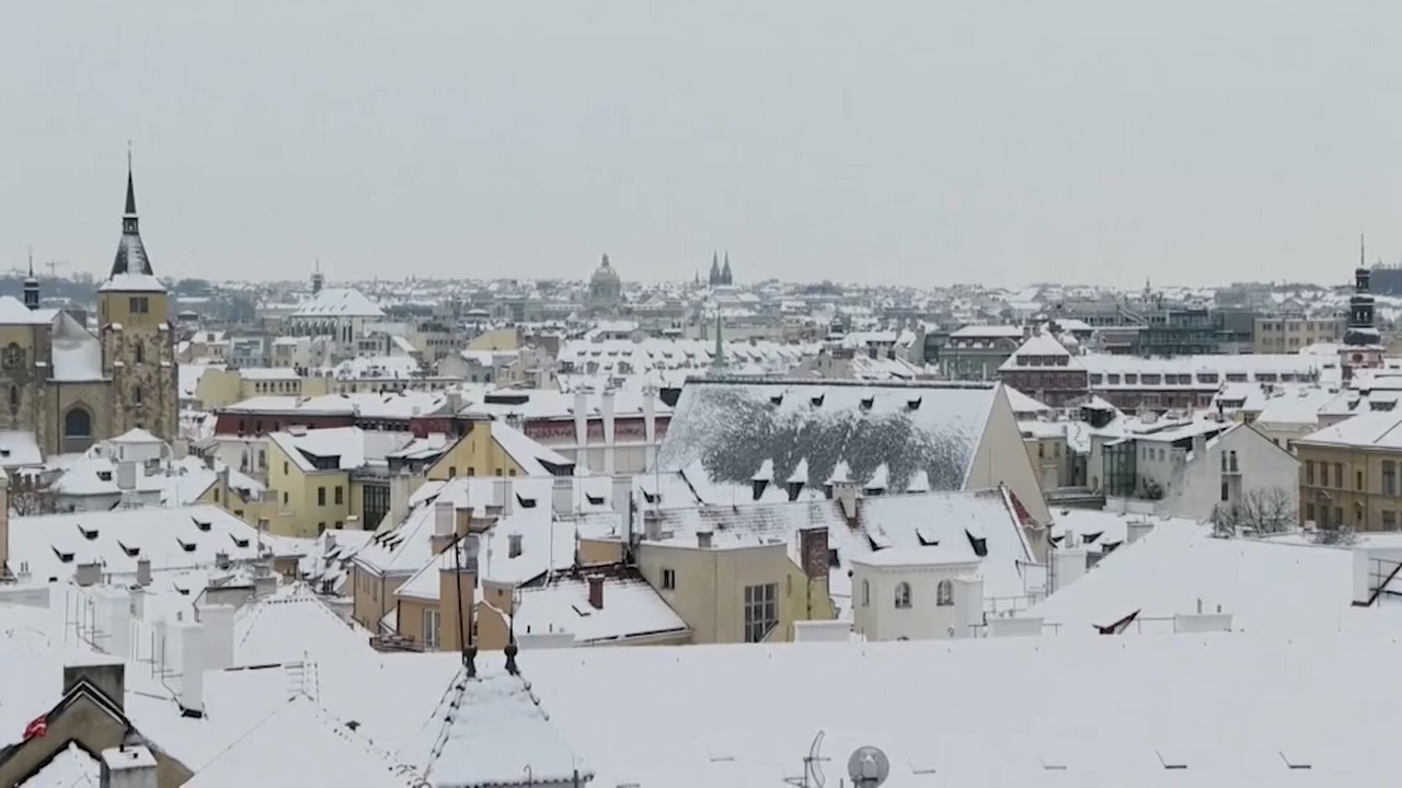 Video: Schneechaos in Europa: Sturmtief bringt eisige Kälte