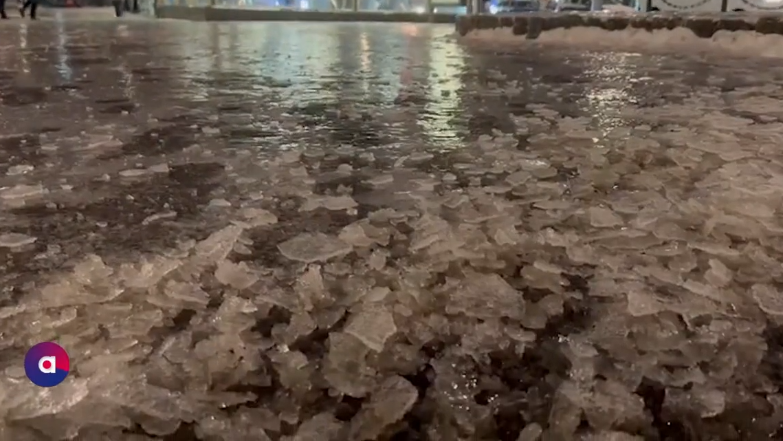 Video: Eisiges Extremwetter: Viele Unfälle durch Glatteis