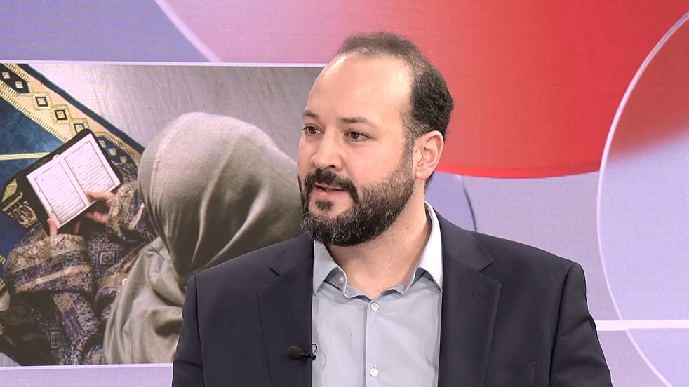 Video: Kritik: Kommt das Kopftuchverbot im Herbst?